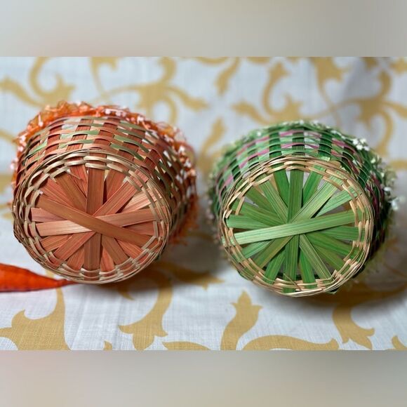 🔥❤️🔥 2 NEW! Round Weaved Easter Basket with Organza Trim BONUS Moss Terrarium - Picture 4 of 12